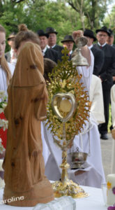 Fronleichnam - Festgottesdienst im Pfarrgarten